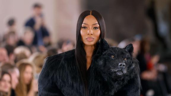 Naomi Campbell: tra l'omaggio a Dante e feroci polemiche