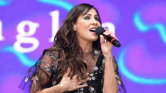 Natalie Imbruglia canta Torn a Portofino: il video
