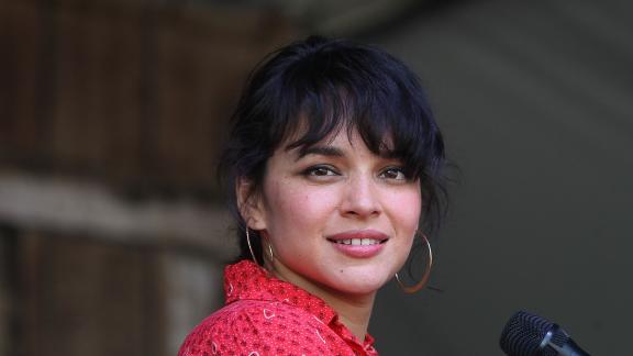 Norah Jones e quella foto da bimba che ha commosso i fan
