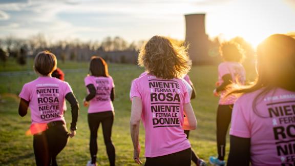 Ottobre è il mese dedicato ai tumori femminili. Per combatterli la ricerca ha bisogno di te.