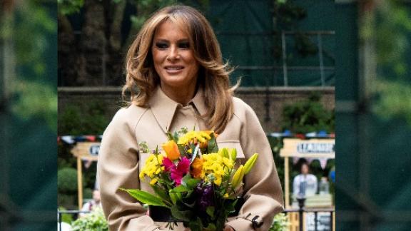 Melania Trump e la nuova polemica: tra cespugli di rose e Jackie Kennedy
