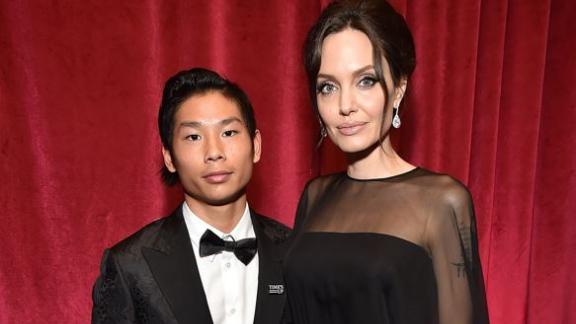 Brad Pitt e Angelina Jolie: il figlio Pax si dà all'arte