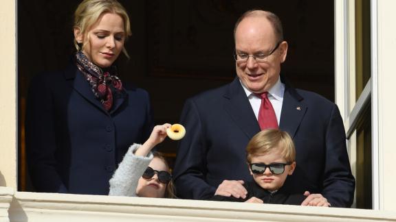 Alberto di Monaco riabbraccia la famiglia dopo aver sconfitto il coronavirus