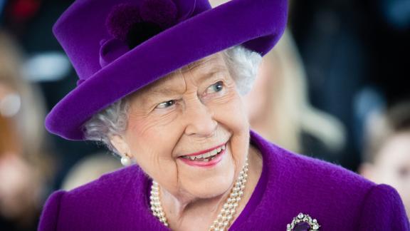 La Regina Elisabetta e i suoi due uomini