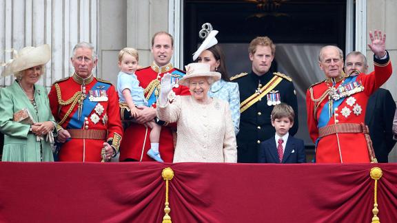 Natale senza i nipotini: l'idea della Regina Elisabetta per limitare i contagi