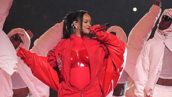 Rihanna si esibirà agli Oscar