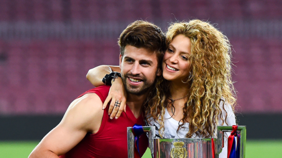Piqué in auto ascolta Shakira: amarti è inevitabile