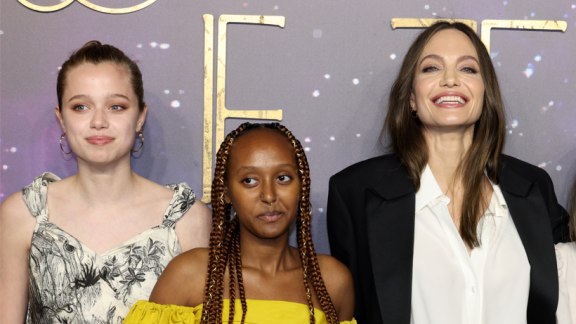 Angelina Jolie e Brad Pitt: la figlia Shiloh è un vero portento