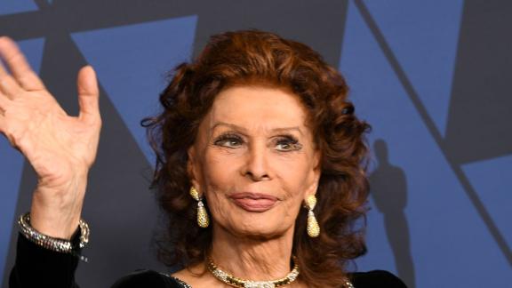 Sophia Loren operata al femore