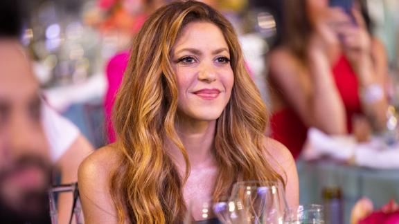 Shakira contesa tra Tom Cruise e Lewis Hamilton 