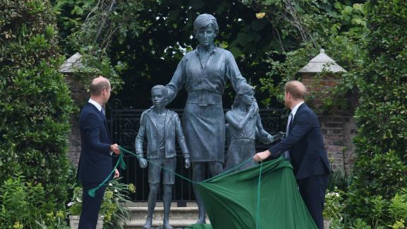 Lady Diana: finalmente svelata la statua