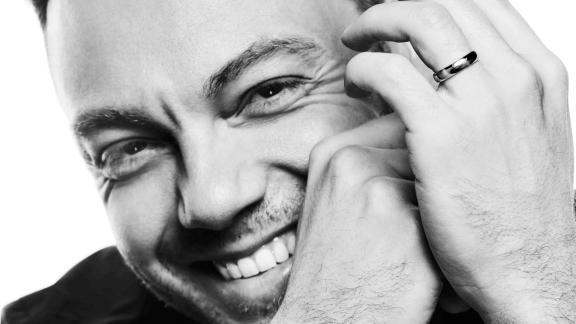 Tiziano Ferro  canta xxx  per l'iniziativa I Love My Radio