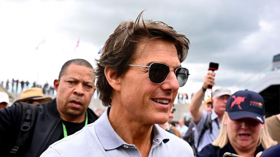 Tom Cruise: i suoi auguri di Natale sono davvero spettacolari. Il video