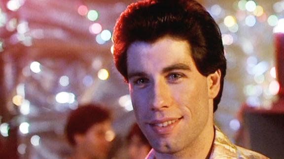John Travolta torna a ballare come Tony Manero nella Febbre del sabato sera