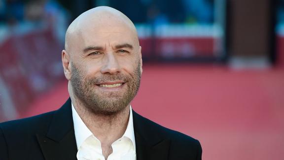 John Travolta sempre generoso : vola in aiuto  alle vittime dell'uragano Ian