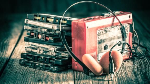 Arriva il walkman che permette di usare lo smartphone come se fosse una musicassetta