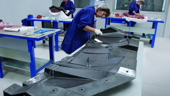 Sparco: la lavorazione del carbonio crea posti di lavoro