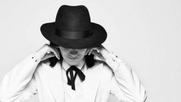 Laura Pausini svela la copertina del suo best