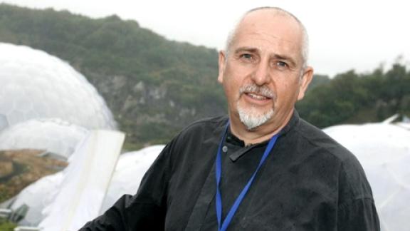 Peter Gabriel, Nile Rodgers e tanti altri artisti in supporto della campagna "We are not afraid"
