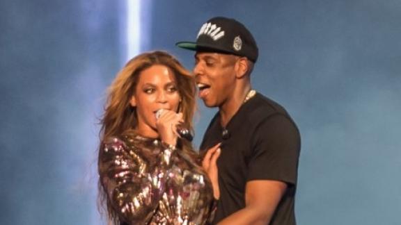 Beyoncé e Jay Z cercano casa a Parigi
