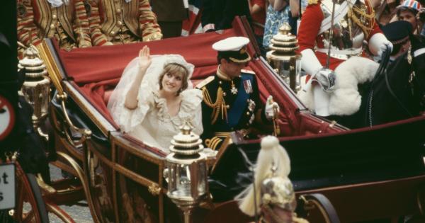 Lady Diana: i segreti del suo abito da sposa - Radio Monte ...