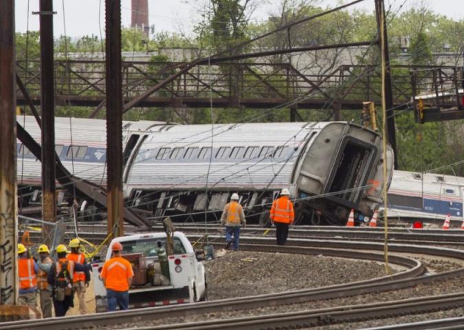 GUIDO OLIMPIO Inviato del Corriere della Sera da Washington, l’incidente ferroviario a Philadelphia: una scia di sangue e greggio