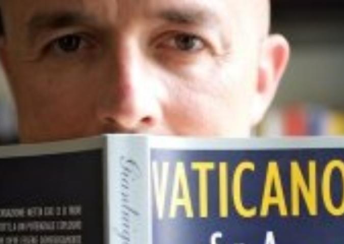 GIANLUIGI NUZZI Autore di "Via Crucis", l'accusa di aver pubblicato dei documenti segreti della Chiesa