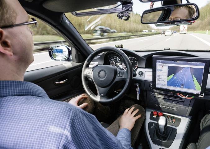 PAOLO CICCARONE, a che punto sono le auto che si guidano da sole?