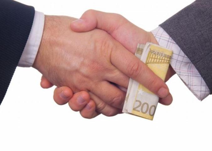 AVV. GABRIELE AFRONZETTI, la corruzione

