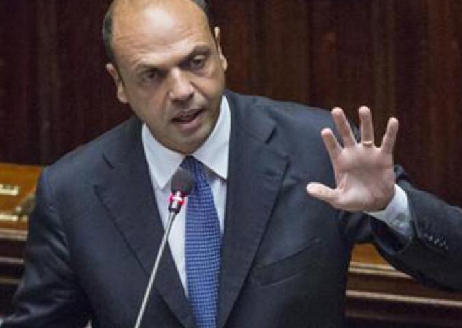 PAOLO CREPET Psichiatra e scrittore, la proposta di Angelino Alfano di ridurre l'età punibile a 16 anni in quanto sanno già bene cos'è un crimine