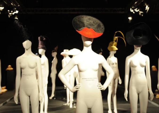 MATTEO OSSO Giornalista esperto di stile, il Milano Moda Donna e le sue 182 collezioni con Renzi ad inaugurare la kermesse
