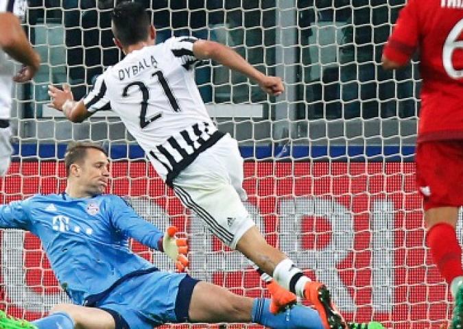 MASSIMO CALLEGARI Conduttore e Telecronista Mediaset, la prima serata della Champions League