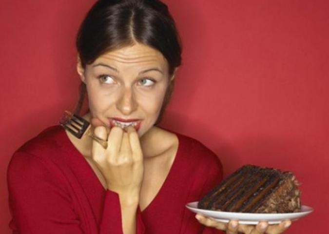 DOTT.SSA DIANA SCATOZZA Specialista in Scienza dell’alimentazione ed Esperto di Starbene, la fatica a trattenersi dal mangiare la sera