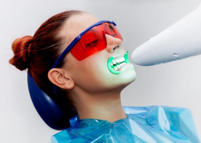 PROF. GIANFRANCO IELLO Medico Dentista ed Esperto di Starbene, lo sbiancamento dentale con la tecnica laser 