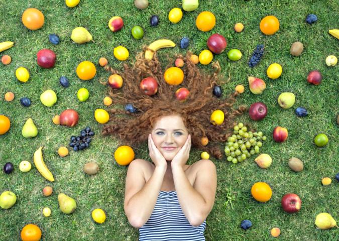 DOTT.SSA DIANA SCATOZZA Specialista in Scienza dell’alimentazione ed Esperta di Starbene, come intervenire con l’alimentazione contro la caduta dei capelli?