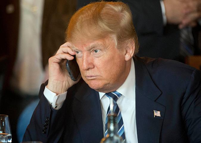MARCO MONTEMAGNO Guru del digitale, Donald Trump utilizza ancora il suo cellulare personale