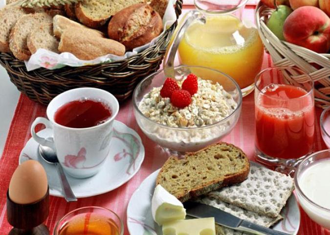DOTT.SSA DEBORA RASIO, risponde alle domande degli ascoltatori sulla colazione