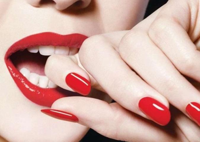 DOTT.SSA BUCCI Dermatologo plastico ed Esperto di Starbene, gli smalti semi permanenti fanno male?
