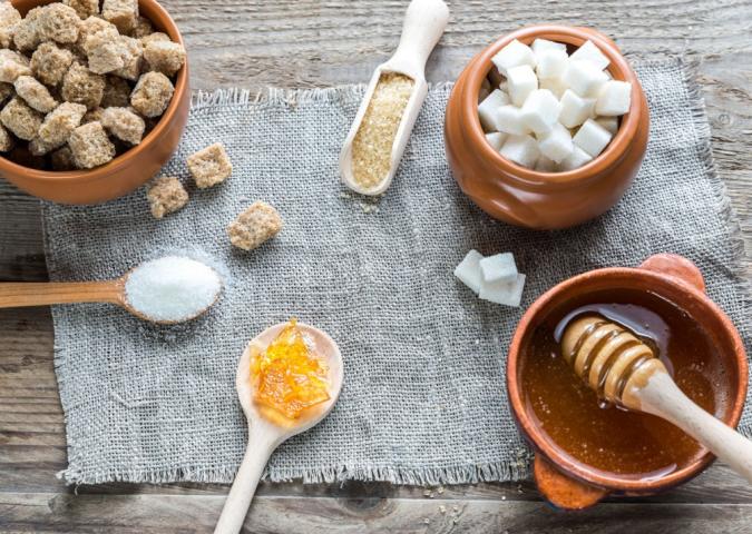 DOTT.SSA DIANA SCATOZZA Specialista in Scienza dell’alimentazione ed Esperta di Starbene, è corretto sostituire lo zucchero con il miele?