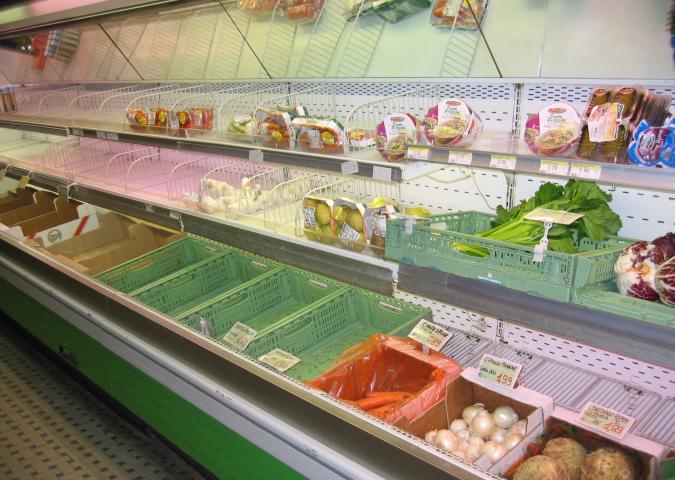 SUPERMERCATI E NEGOZI CHIUSI DI DOMENICA? IL GOVERNO PROMETTE LA LEGGE ENTRO L'ANNO