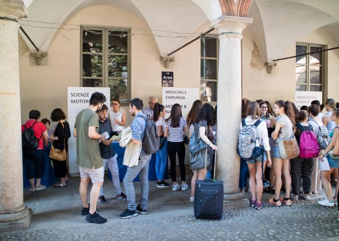 LA RIVOLTA DEGLI STUDENTI CONTRO I TEST: "BASTA NUMERO CHIUSO ALL'UNIVERSITA'"