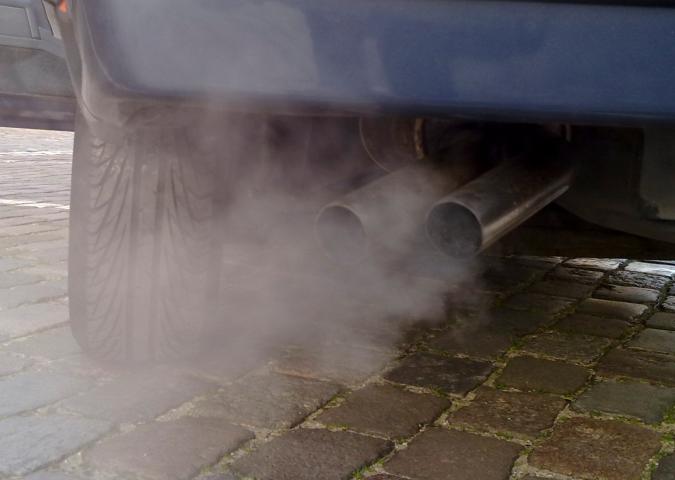 AUTO INQUINANTI AL BANDO IN 4 REGIONI:  GLI EFFETTI SULL'ARIA (E PORTAFOGLIO)