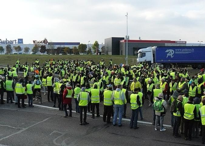 I gilet gialli sbarcano in Italia contro Europa, tasse e pedaggi.