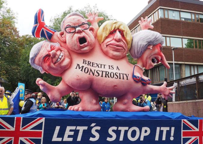 Brexit, il tira e molla di Londra spacca la commissione UE.