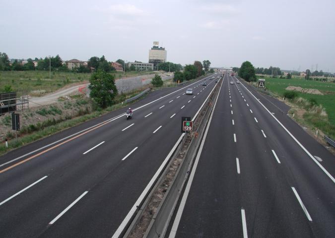 Donna a piedi travolta in autostrada, perché la Cassazione assolve l'investitore?