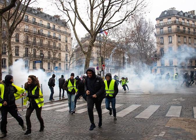 Parigi, 1° maggio di scontri e tensioni.