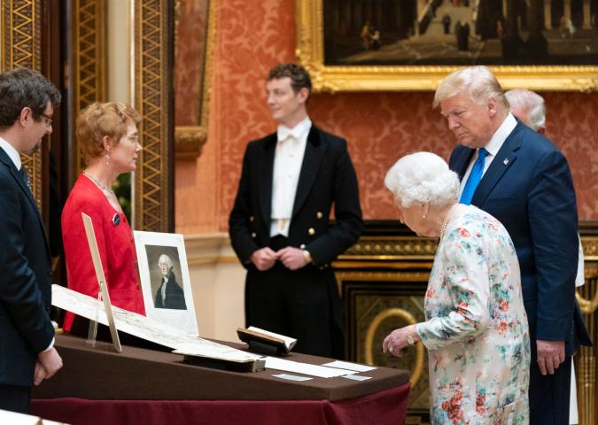 Trump e first lady nel Regno Unito: oltre alla regina Elisabetta c'è di più.