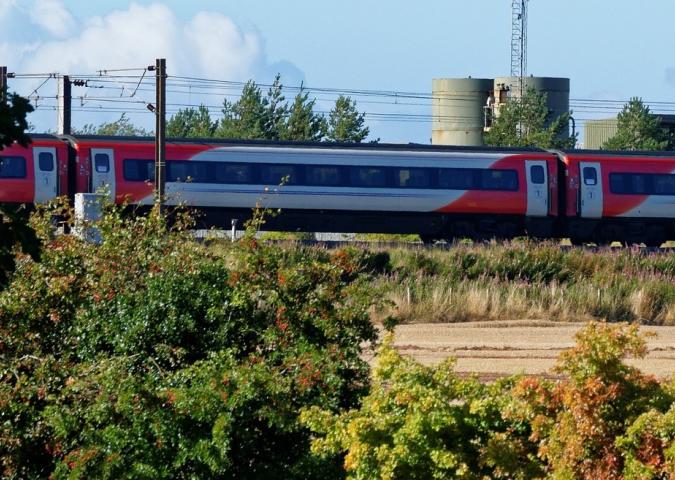 Treno ad alta velocità in ritardo e senza aria condizionata: ho diritto ad un rimborso?