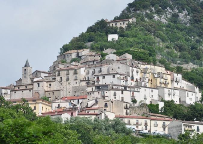 Molise: € 700 al mese per chi si trasferisce a Pizzone.