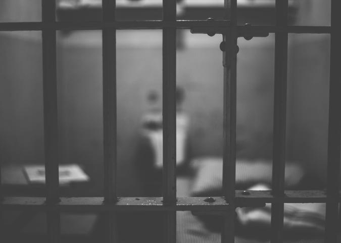 Il governo sceglie le manette: fino a 8 anni di carcere per chi evade oltre 100 mila euro.